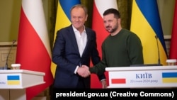Президент України Володимир Зеленський і прем’єр-міністр Польщі Дональд Туск (ліворуч) під час зустрічі у Києві, Україна, 22 січня 2024 року. Фото архівне