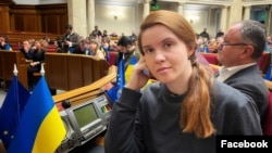 У Верховній Раді з’явився проєкт постанови про відкликання народної обраниці Мар’яни Безуглої з посади заступника голови комітету з питань нацбезпеки