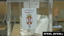 U Srbiji su 17. decembra održani vanredni parlamentarni, pokrajinski i lokalni izbori.