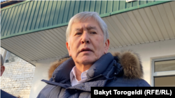 Алмазбек Атамбаев. Архив сүрөт. 