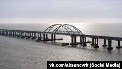 Керченський міст, який з’єднує окупований Крим із сусідньою Росією (ілюстраційне фото)