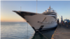 Statele Unite au confiscat Amadea, un super-iaht de 325 de milioane de dolari, la San Diego. Acum, un tribunal din New York urmează să stabilească care oligarh de la Kremlin este proprietarul său. 