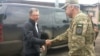 Курт Волкер під час однієї з поїздок на Донбас (архівне фото)