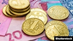 Документ, зокрема, пропонує посилити вимоги під час призначення житлових субсидій у частині здійснення одноразових вартісних покупок, наявності банківських депозитів, здійснення операцій із купівлі іноземної валюти, банківських металів, перетину кордону