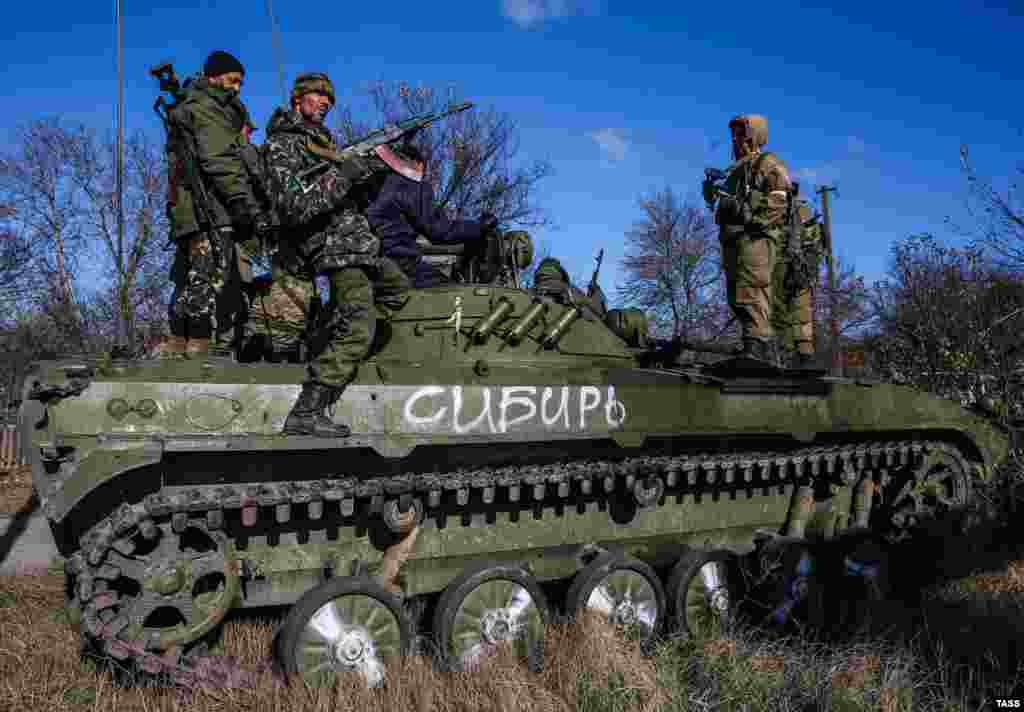 Сеператисты в селе Заиченко в 10 километрах от Мариуполя. Донецкая область, 30 октября 2014 года. 