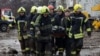 Рятувальники на місці одного з попередніх влучань у Полтаві, фото ілюстративне