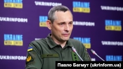 Ігнат пояснив, що українська авіація під час обстрілів працює за протоколом. Тому ще до атак літаки передислоковують на інші аеродроми