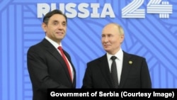 Aleksandar Vulin, nekadašnji direktor Bezbednosno informativne agencije Srbije, će po najavi Ruskog istorijskog društva voditi predstavništvo te institucije u Srbiji. Na fotografiji sa predsednikom Rusije Vladimirom Putinom u Kazanu u Rusiji, oktobara 2024. godine.