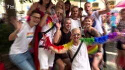 У Празі вперше за підтримки мерії міста пройшов гей-парад (відео)
