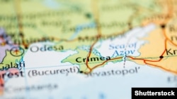 Місцеві телеграм-канали пишуть про звуки вибухів біля Севастополя, Керченської протоки
