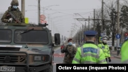 Pe timpul stării de urgență, carantina a fost asigurată de poliție și armată