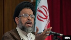 محمود علوی، بازگردادندن تحریم‌ها علیه ایران را «نقض تعهدات بین‌المللی» دانسته است.