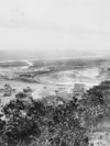 Două femei supraveghează construcția Canalului Panama, la începutul anilor 1900.