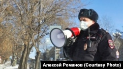 Полицейский на протесте, Хабаровск (архив)
