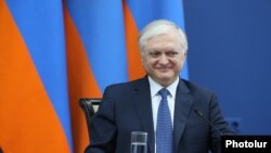 Ныне бывший министр иностранных дел Эдвард Налбандян (архив) 
