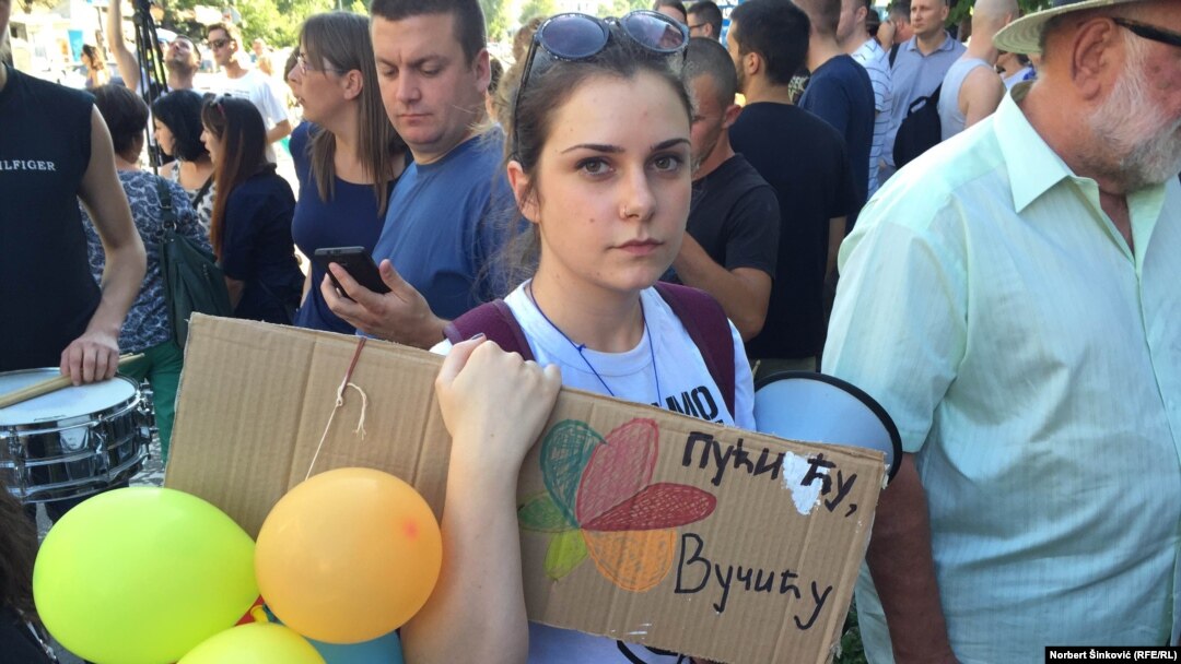 Protest podrške RTV u Novom Sadu, 4. jul 2016. godine