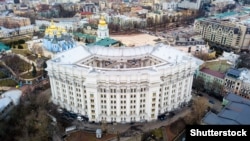 «Міжнародним правом не можна махати, як собака хвостом», – заявили у МЗС України