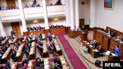 მიხეილ სააკაშვილი საქართველოს პარლამენტის სხდომაზე გამოსვლისას