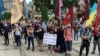 Учасники протесту вимагали скасувати рішення про спільне з бойовиками інспектування українських позицій біля села Шуми під Горлівкою та припинити повноваження всіх представників України у Тристоронній контактній групі