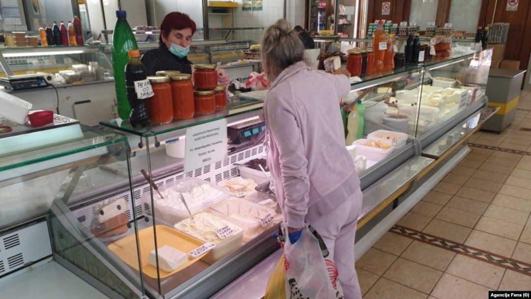 Cijene hrane su u prosijeku porasle za 2,3 odsto u odnosu na prošlu godinu (sarajevska gradska Tržnica Markale, april 2021)