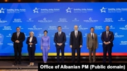 Foto e përbashkët e komisioneres Kos me liderët e Ballkanit Perëndimor.