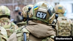Як наголошують в СБУ, завдяки Савєльєву до окупованого Криму перекинули майже 300 одиниць російської бронетехніки.