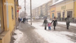 VIDEOREPORTAJ Revoluțiile Mici - “Teroristul” din Gherla a fost prins cu sandwich-uri în diplomat