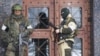 Озброєні люди на вулиці Луганська, 22 листопада 2017 року