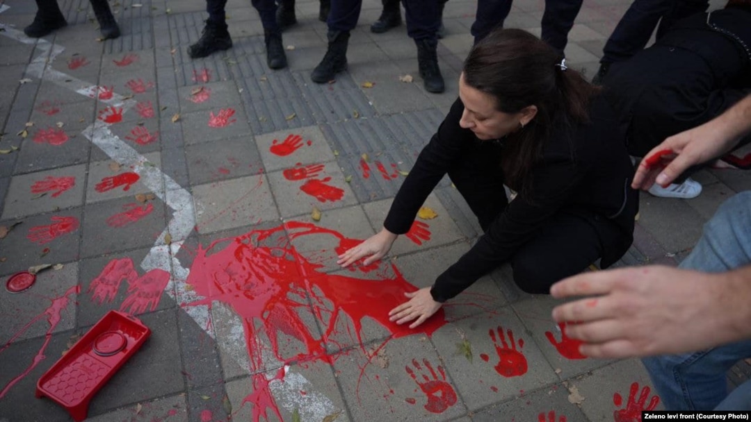 Protestna akcija odbornika i odbornica Zeleno levog fronta ispred zgrade Vlade Srbije, 2. novembar 2024.