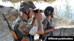 Հայկական բանակի զինծառայողները Ադրբեջանի հետ սահմանին, արխիվ