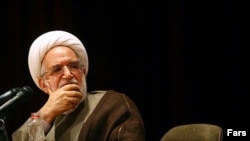 مهدی کروبی، از رهبران مخالفان دولت